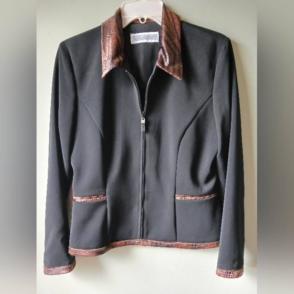 LIKE NEW Jessica Howard Blazer with Tiger Print Trim
